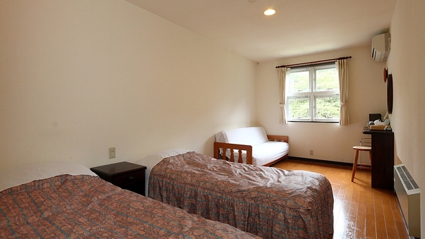 【ペット可】トリプルルーム(2F) バストイレ付